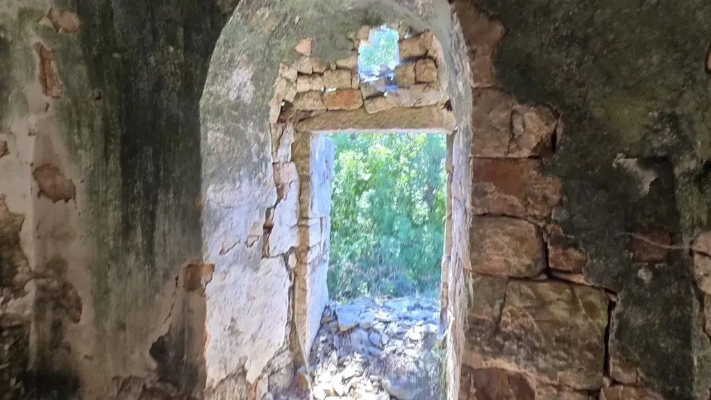 Pièces - Trullo Complex for Renovation in Cisternino