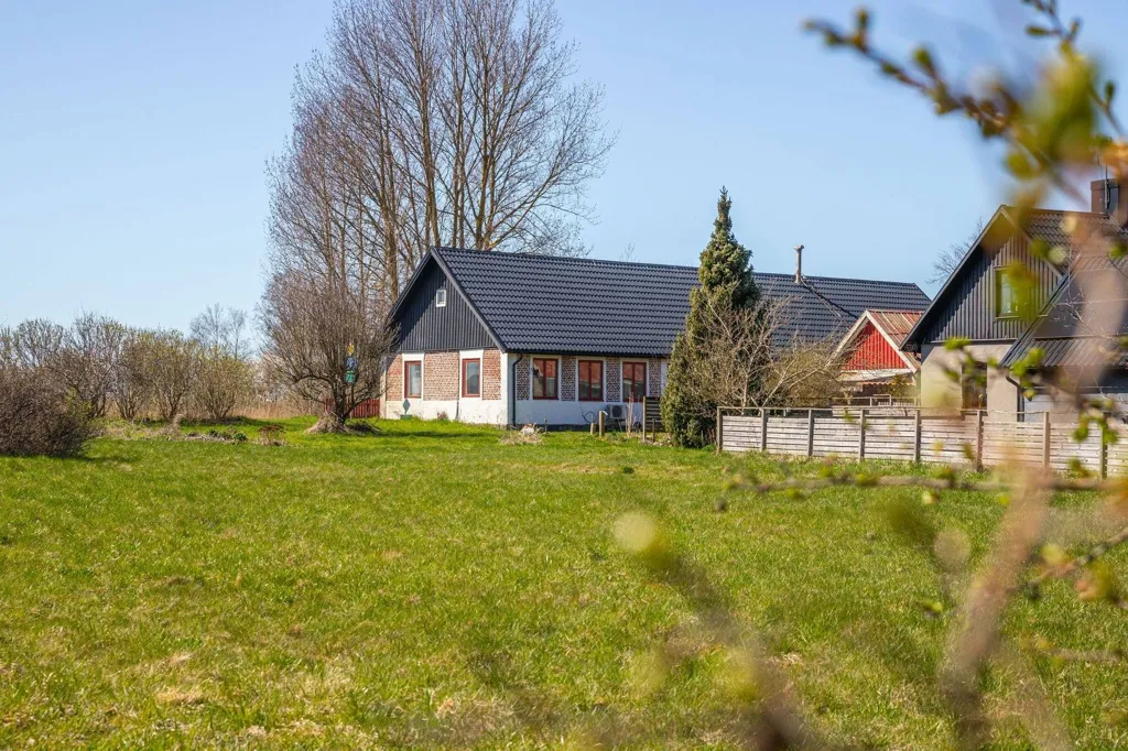 Extérieur - Villa with Workshop Space in Åstorp-Hyllinge