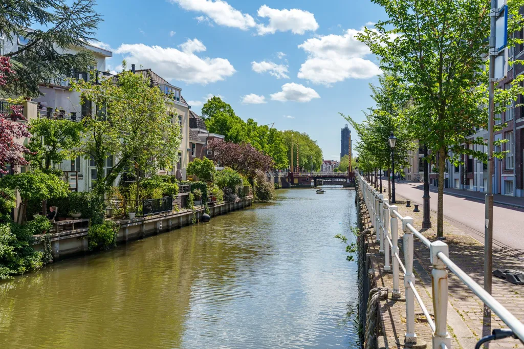 3-Bedroom Apartment with Balcony in Utrecht