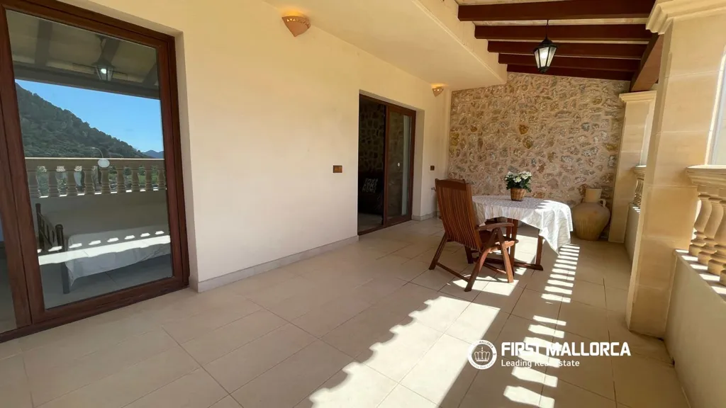 Terrace - Furnished Apartment with Mountain View in Pollensa