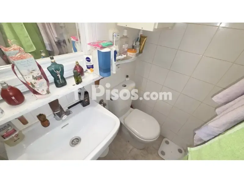 Salles de bain - Converted Duplex Apartment in Torremolinos Centre