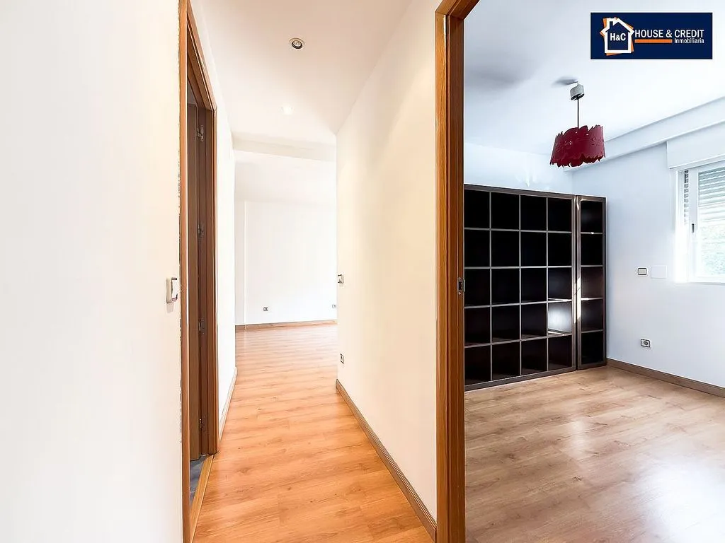 Esik - 2-Bedroom Flat with A/C in Valderas