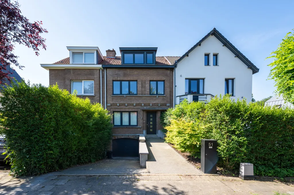 Extérieur - Maison rénovée avec jardin et terrasse à Waterloo