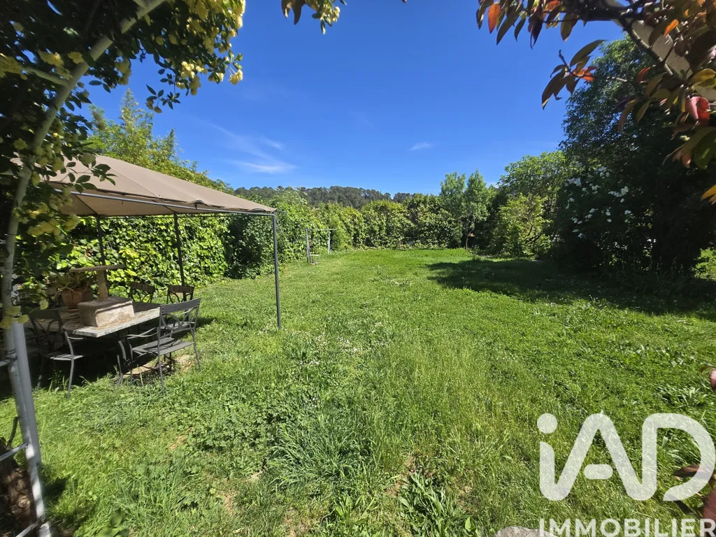 Jardin - Maison en Pierre avec Jardin à Alès