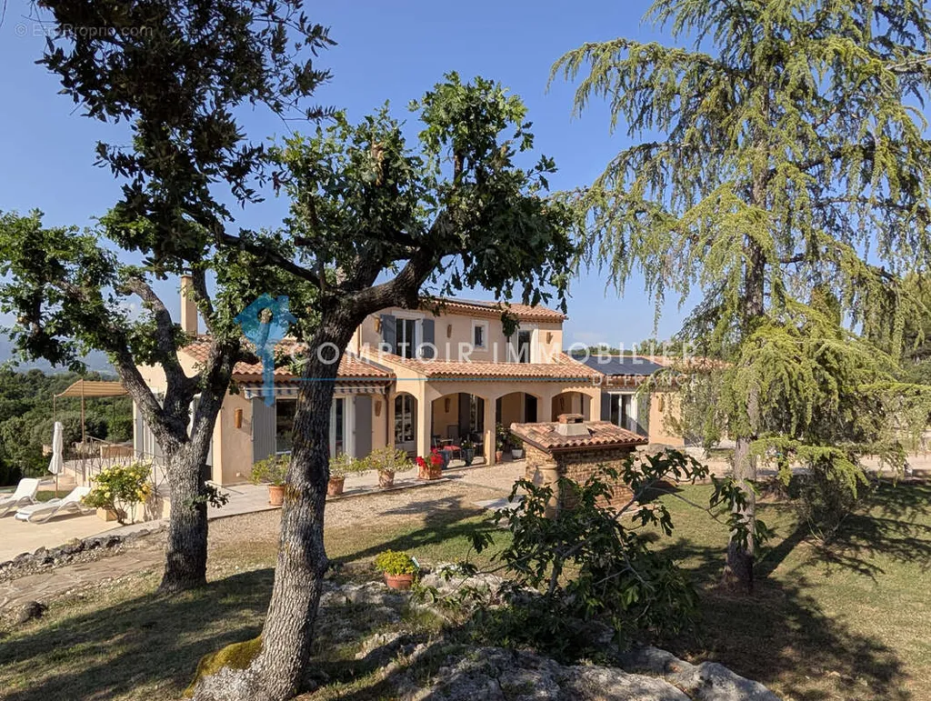 Esterno - Architectural House with Panoramic Views near Apt