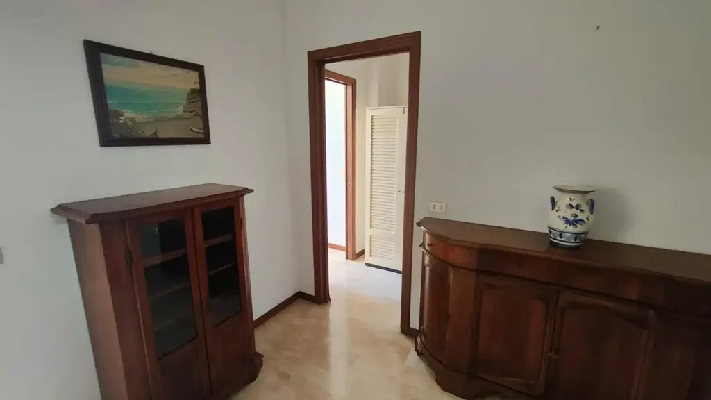 Esik - Trilocale with Historic View in Chiavari