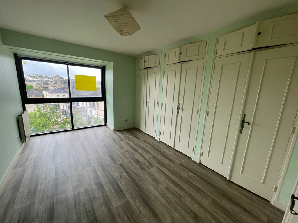 Pièces - Appartement Duplex en Centre-Ville à Mayenne