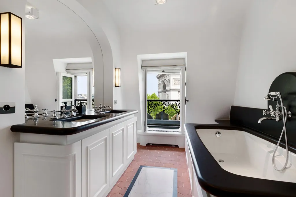 Baños - Duplex Apartment with Arc de Triomphe View in Paris 16th