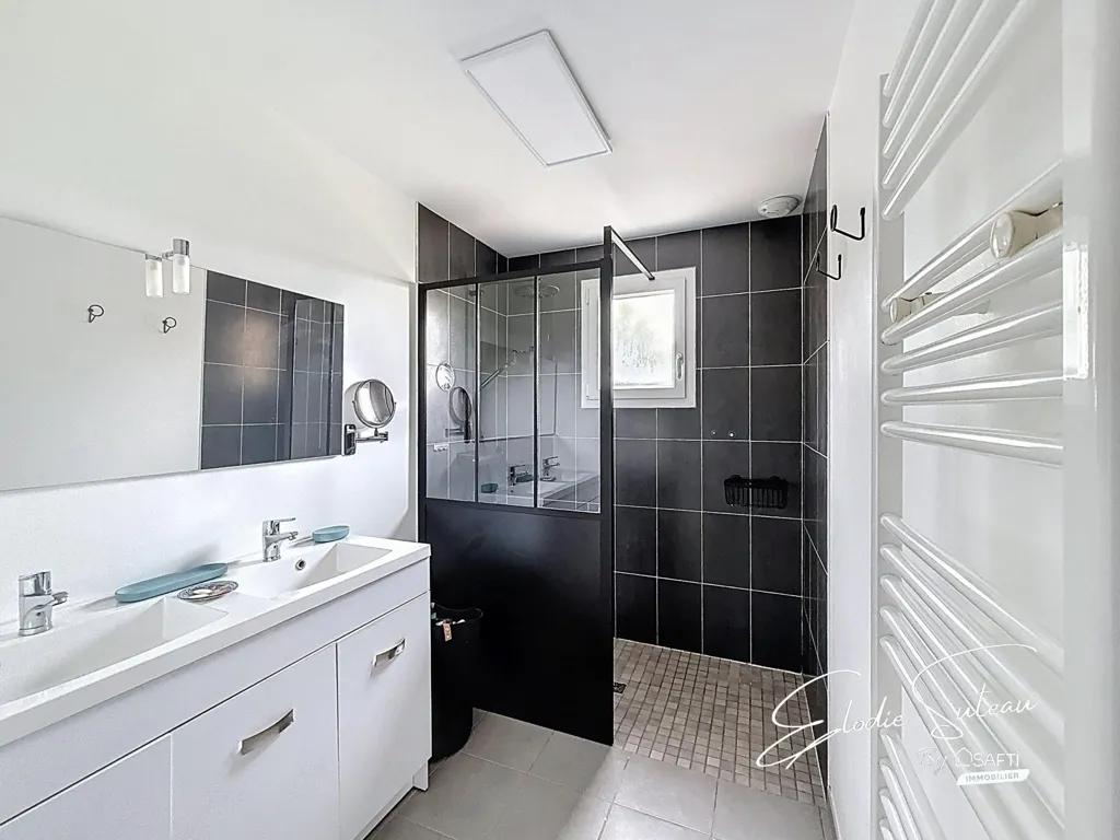 Salles de bain - Maison Contemporaine au Calme près du Lion d'Angers