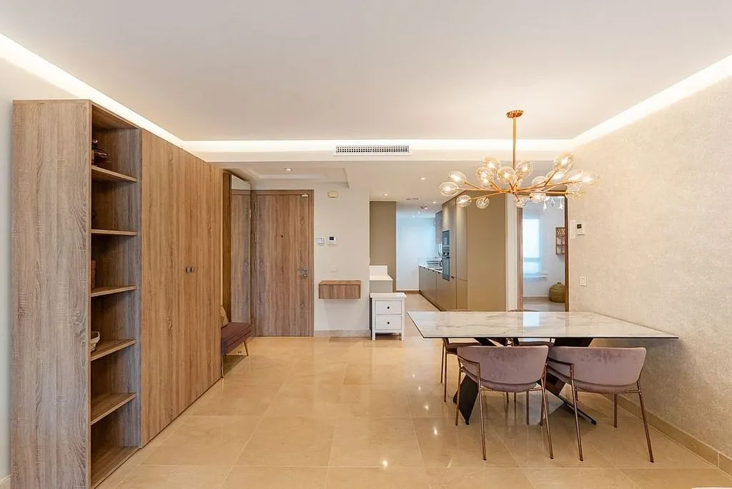 Salle à manger - T2 Apartment with Pool in Nueva Andalucía Centre