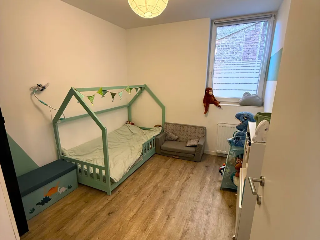 Chambres - Appartement Rénové avec 2 Chambres à Dinant