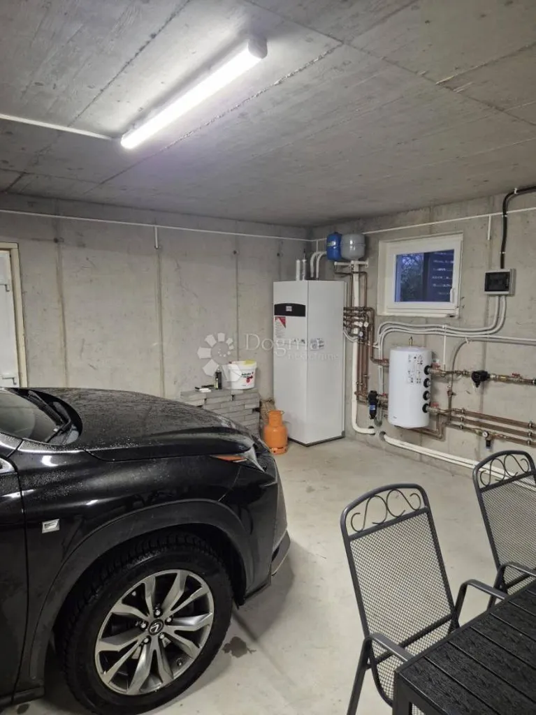 Garage - Apartment with Garage in Crikvenica Centre