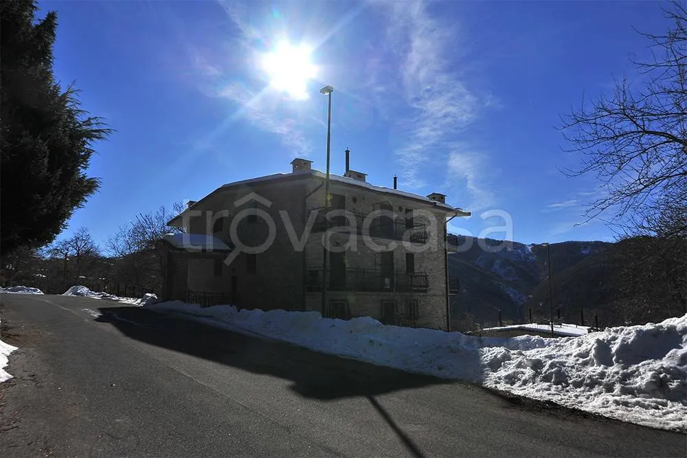 Välivaade - Arched Bungalow with Balcony in Roburent