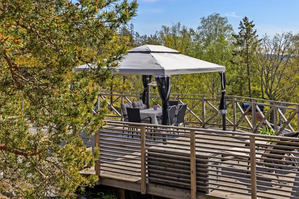 Terrasse - Villa with Mountain Terrace View in Tyresö Brevik
