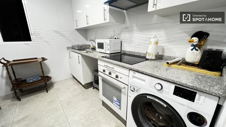 Cuisine - Shared Room in Nou Moles with Lift