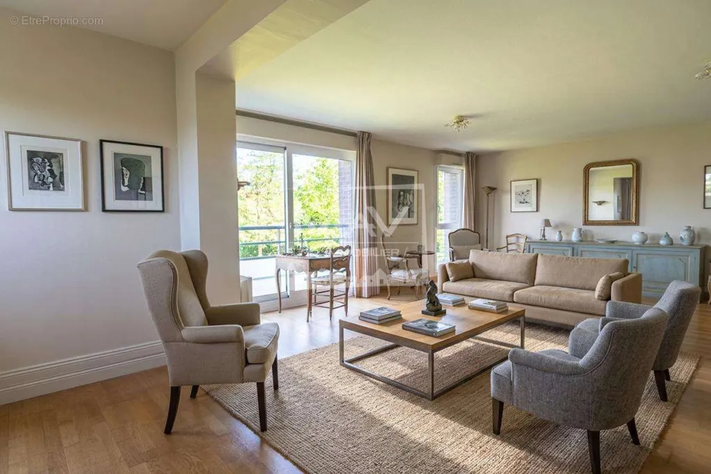 Elutuba - Luxury Apartment with Terrace in Bondues Centre