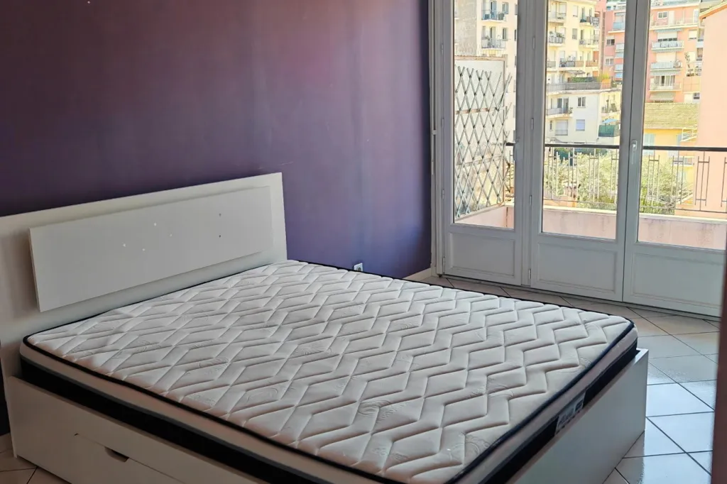 Bedrooms - 2-Bedroom Apartment with Balconies in Nice