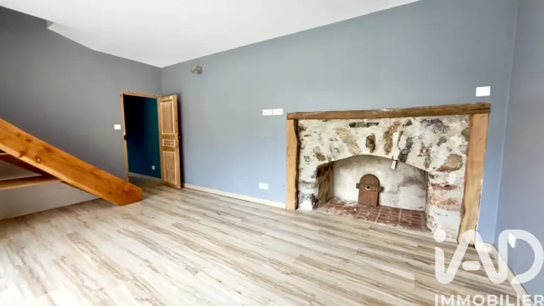 Village House with Pool in Vignevieille