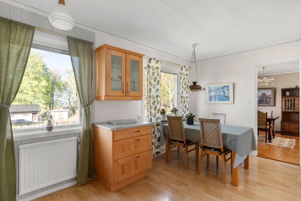 Sala da pranzo - 1-Storey Villa with Forest View in Hörvik