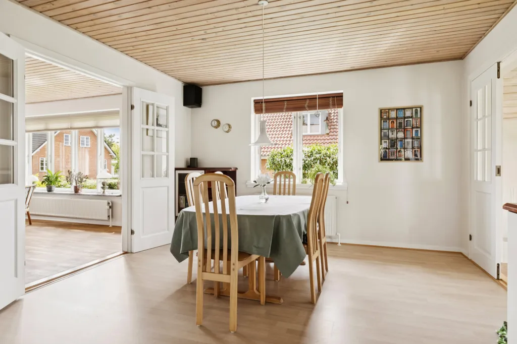 Dining Room - Rustic Villa with Garden in Viborg