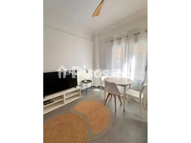 Elutuba - Modern Flat with Patio in Mestalla, Valencia