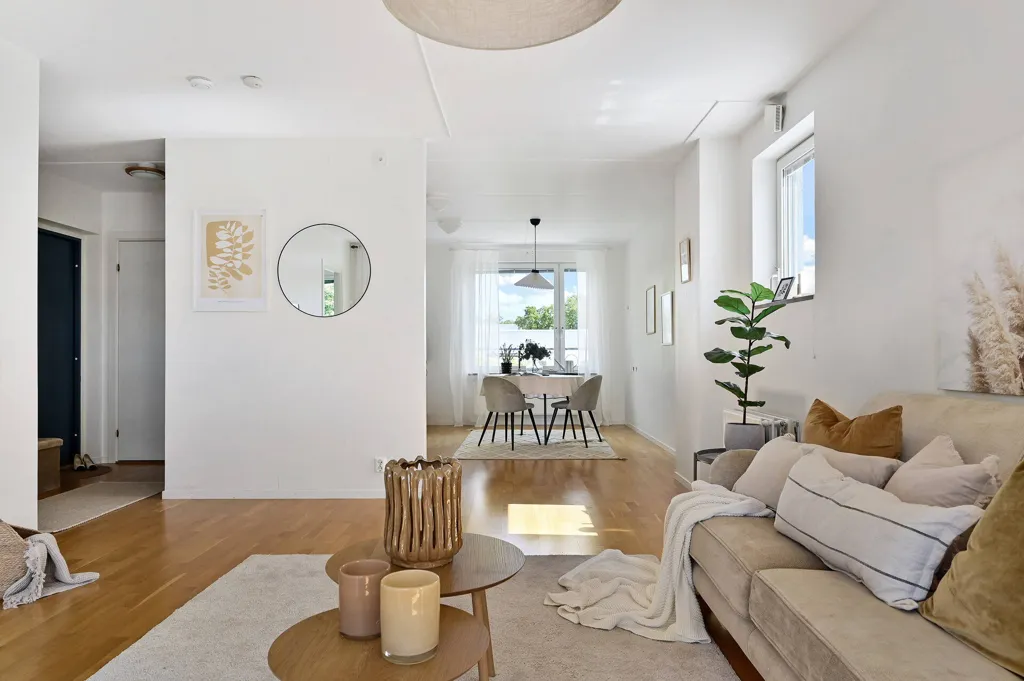 Elutuba - Two-Bedroom Flat with Garden View in Farsta