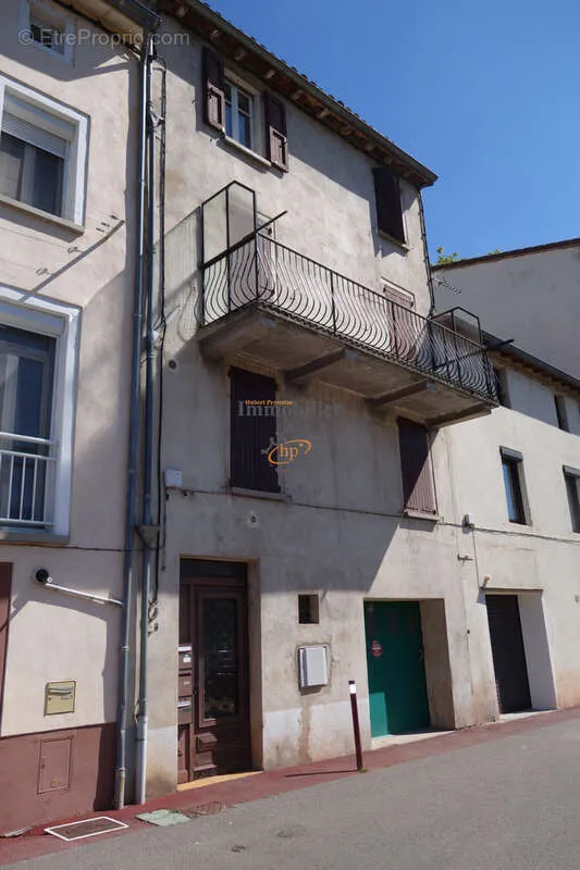 Välivaade - Rental Property with Balcony in Saint-Affrique