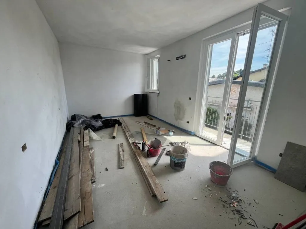 Pièces - New Villa with Private Garden in Besnate
