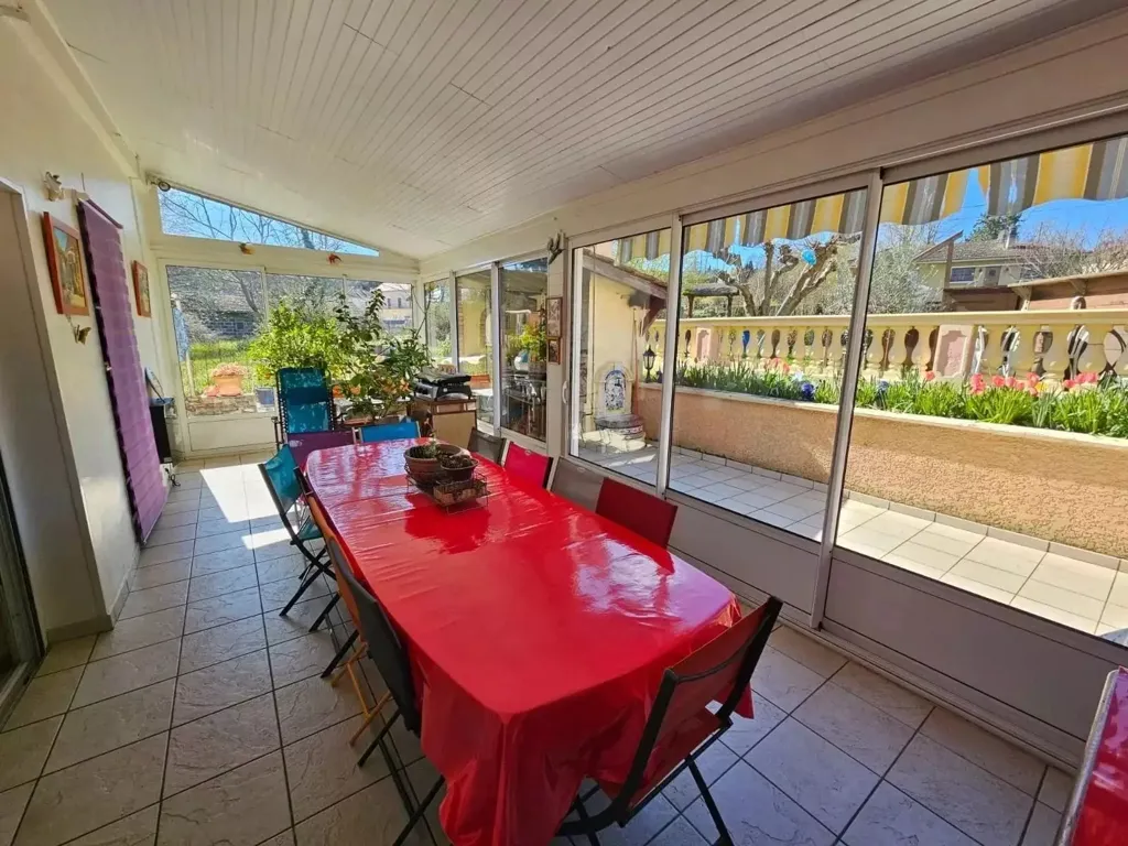 Terrass - Villa with Pool and Garden in Vienne