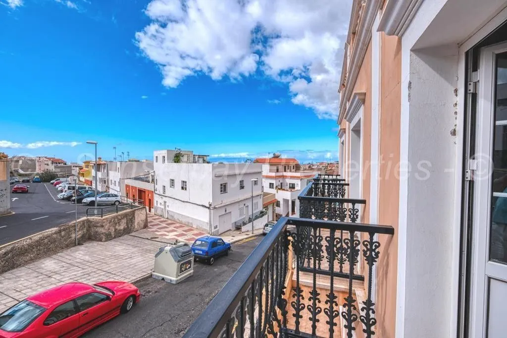 Balcon - Luxury Villa with Mountain Views in Adeje