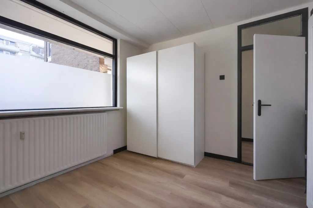 Chambres - 5-Bedroom Gallery Flat with Balcony in Leidschendam