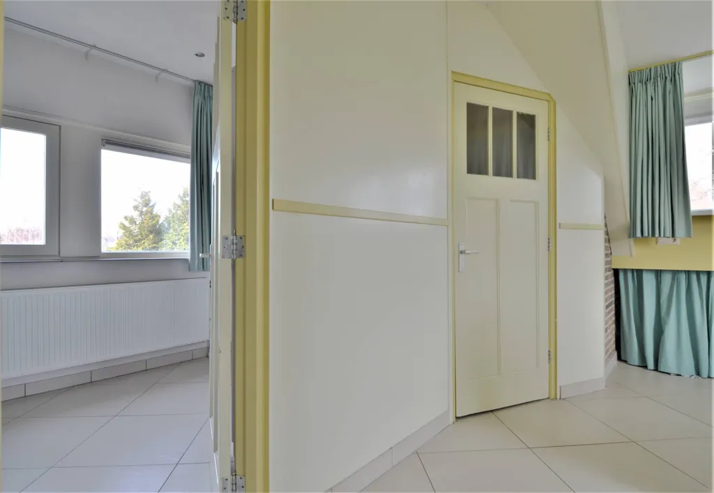 hallway_entrance