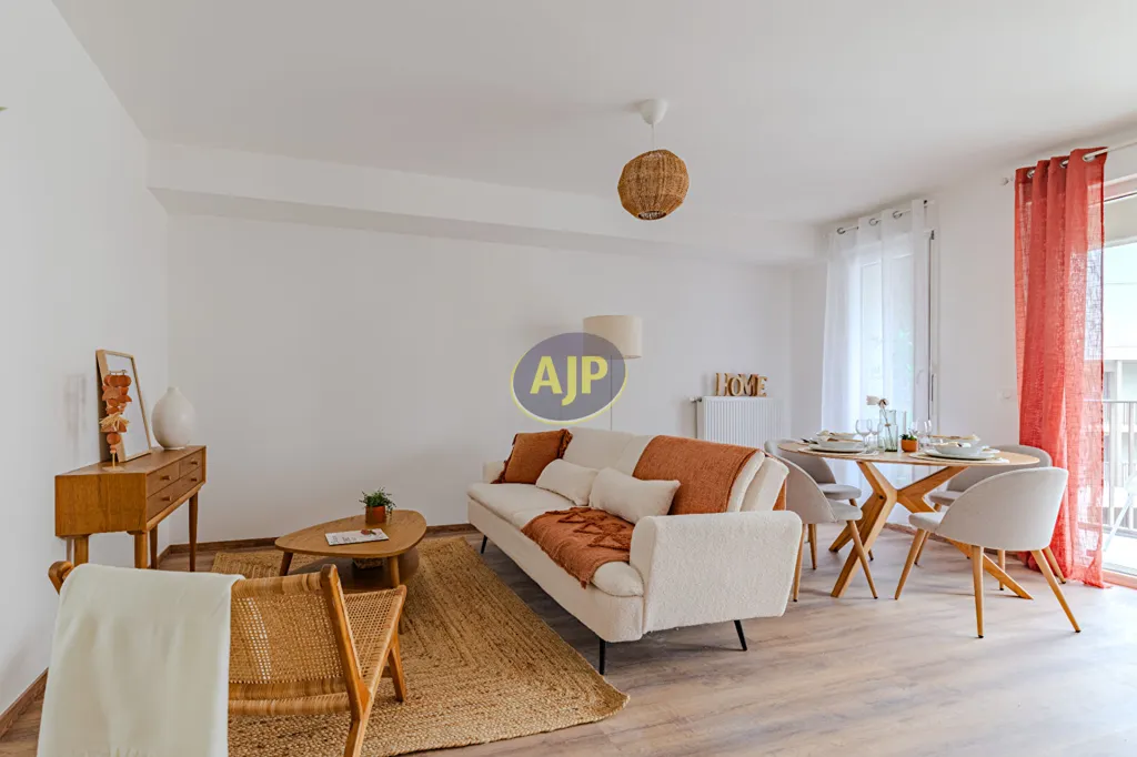 Séjour - Appartement Duplex avec Balcon à Mérignac