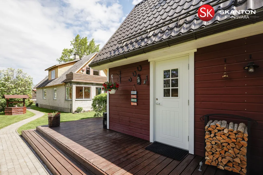 Exterior - Log House with Balcony in Veskiküla