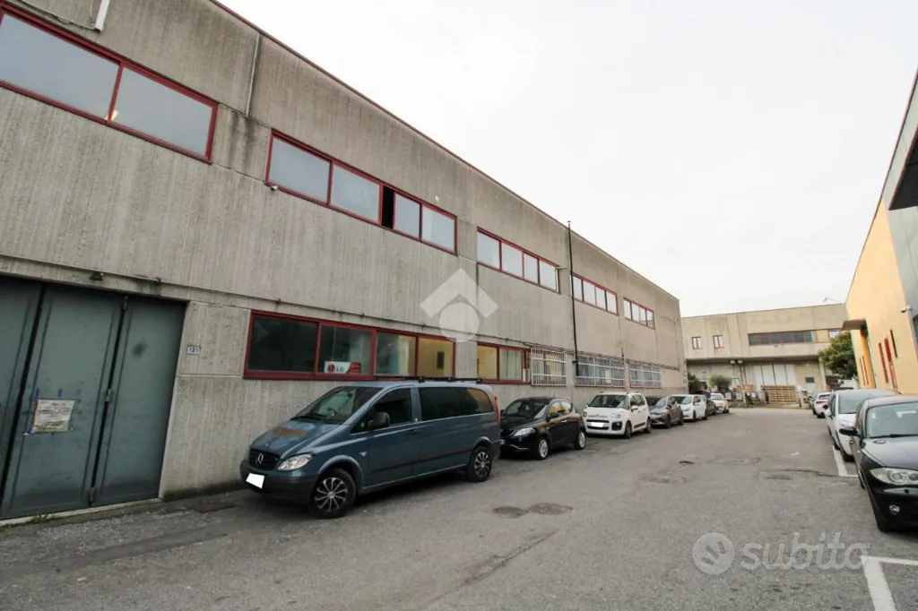 4-toaline ärihoone asukohas IT