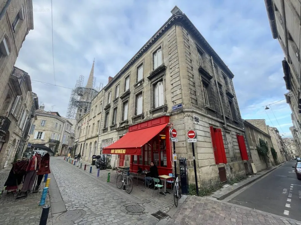 Välivaade - Occupied Commercial Space in Bordeaux Centre