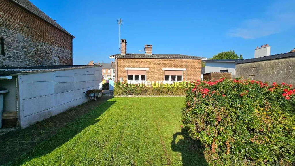 Jardin - Maison Individuelle avec Jardin à Louvignies