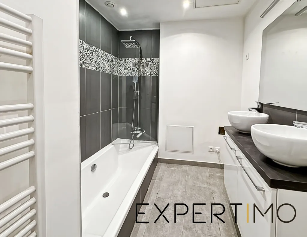 Salles de bain - Duplex avec terrasse au cœur de Saulx-les-Chartreux
