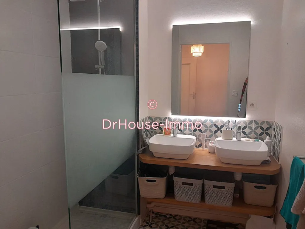 Salles de bain - Appartement Lumineux avec Balcon à Angers