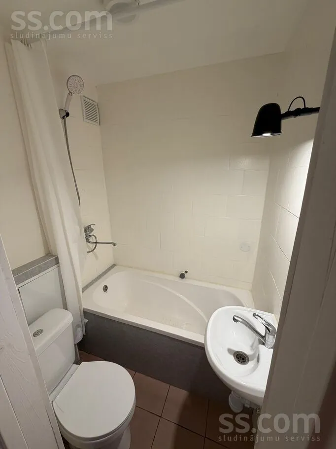 Salles de bain - 2-Bedroom Apartment with Terrace in Brocēni