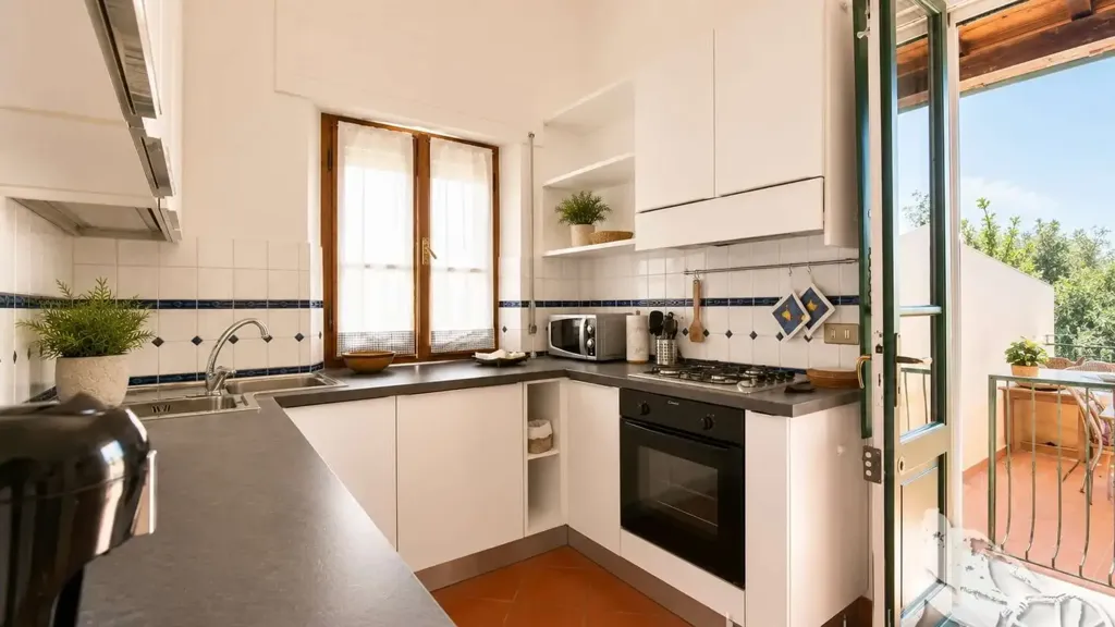 Cuisine - Rustic Villa with Garden in Forte Dei Marmi