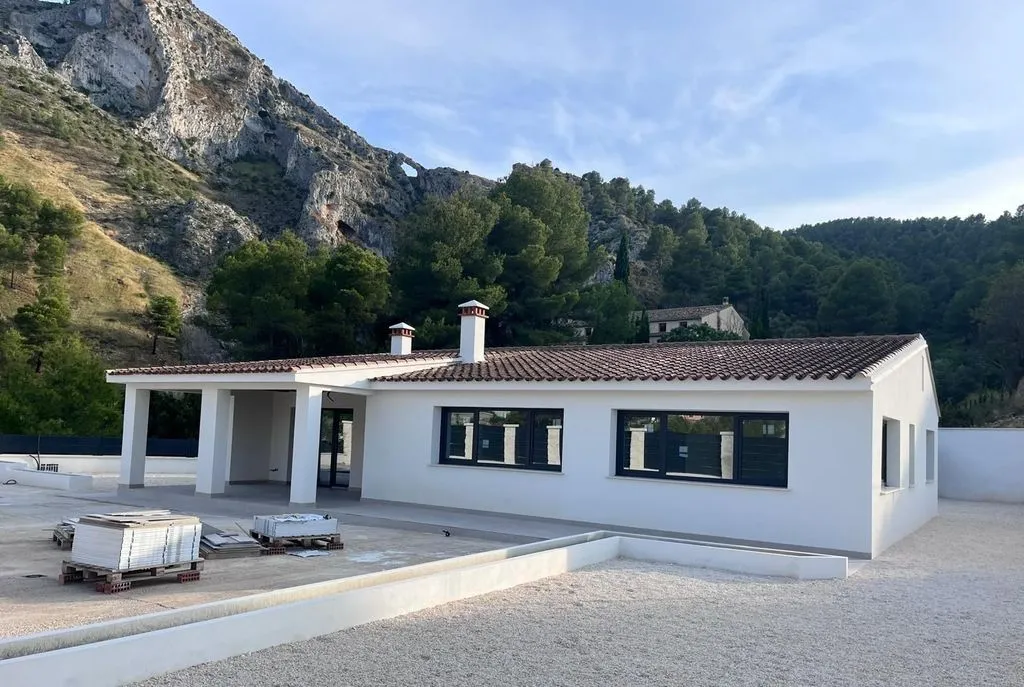 Välivaade - New Build Villa with Mountain Views in Penáguila