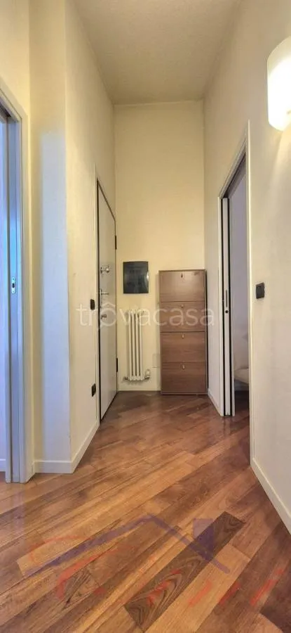 Esik - Modern Apartment with Terraces in Lecco Centre