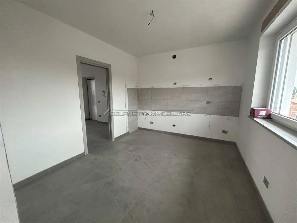 Pièces - New Class A4 Apartment with Terraces near Alba