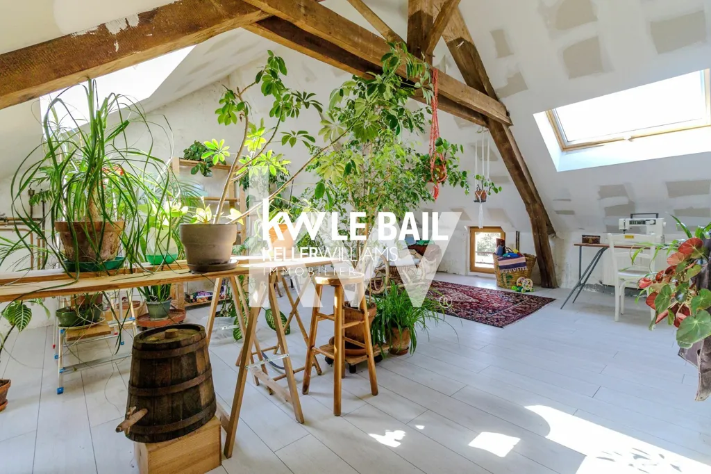 Toad - Stone Town House with Garden in Sagy