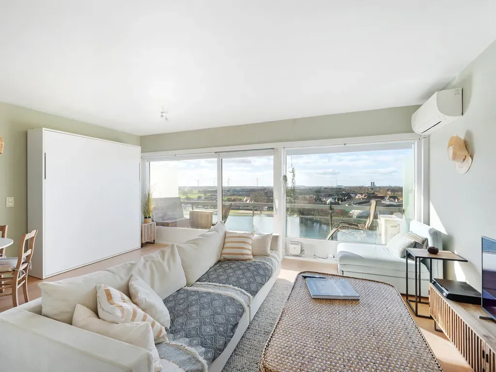 Living Room - Renovated Studio with Panoramic View in Duinbergen