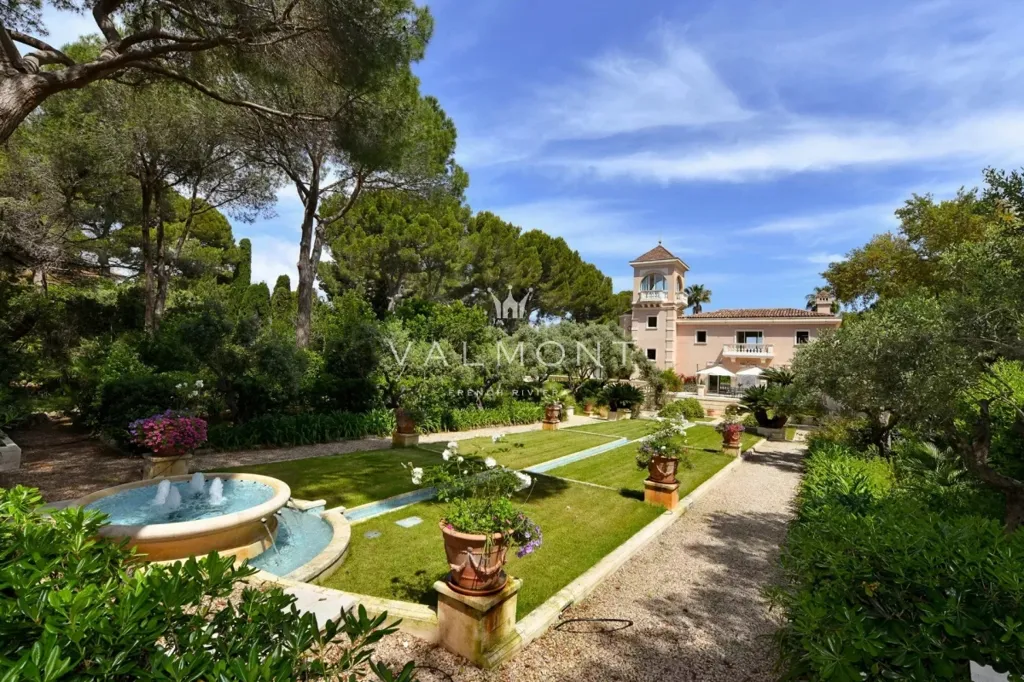 Aed - Renovated Villa with Private Beach Access in Cap d'Antibes