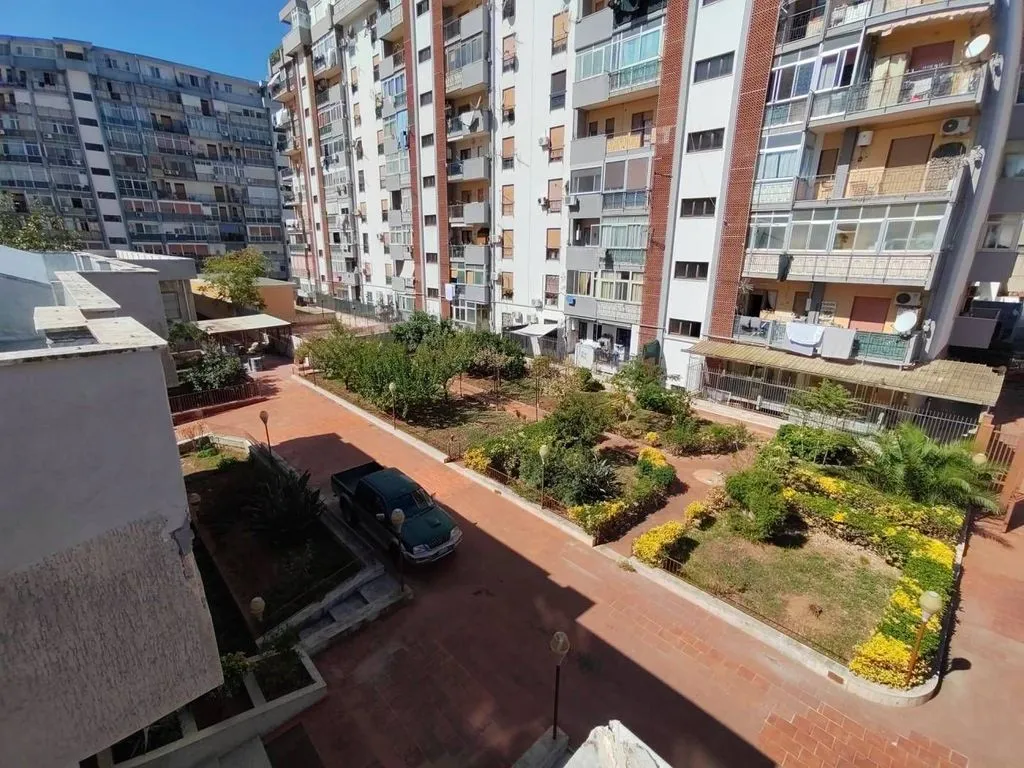 Balcon - Luxury Villa with Private Garden in Palermo