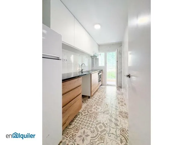 Cucina - Modernised Apartment with Balcony in Monteolivete