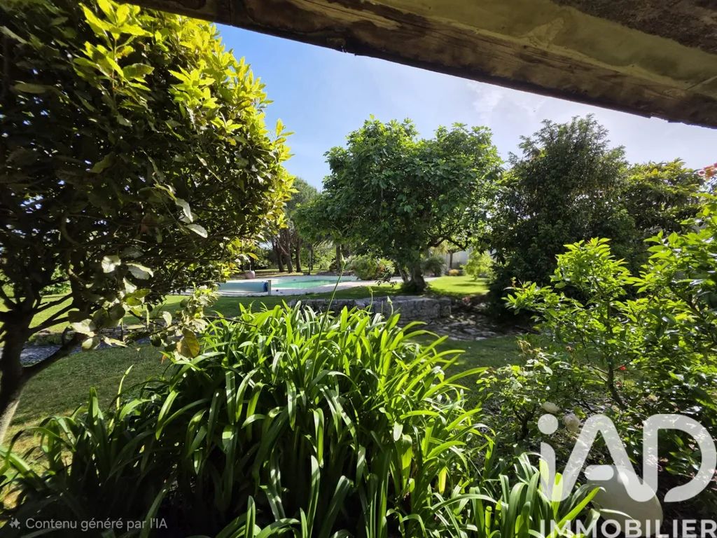 Giardino - 17th-Century Manor with Pool in Saint-Pierre-d'Oléron